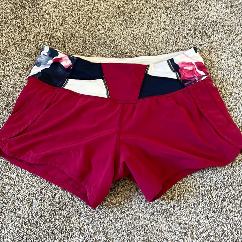 Lululemon shorts magenta size 4 (2.5inseam)